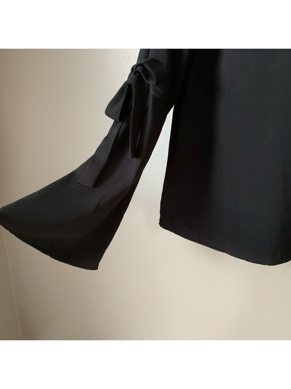 𝅺primark Black Bell Sleeve Long Sleeve Blou…
